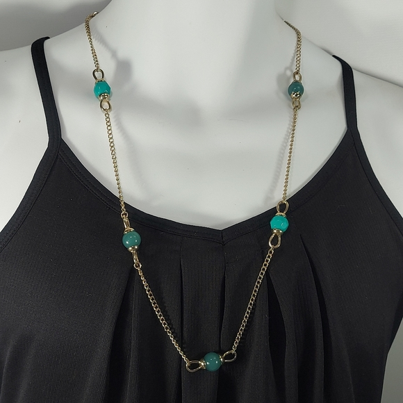 Banana Republic Jewelry - Banana Republic green & gold tone beaded necklace